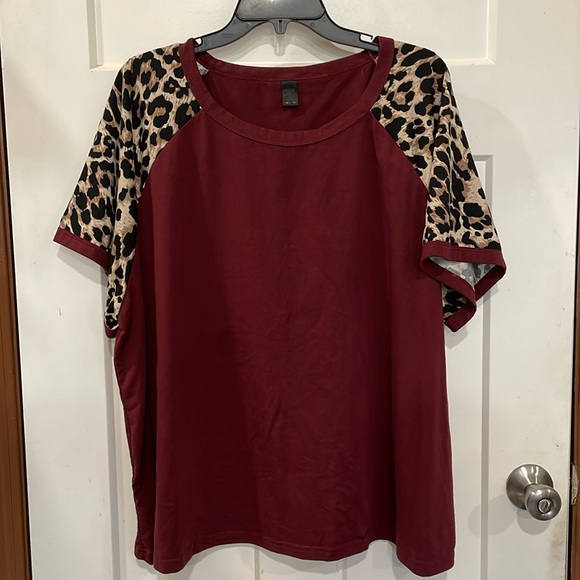 Women's Plus SHEIN Emery Rose Maroon Leopard Burgundy Cheetah Print Sleeve Shirt - Picture 2 of 8